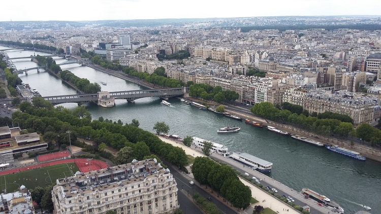 Paris ouvre la Seine Ã  la baignade aprÃ¨s une restauration historique